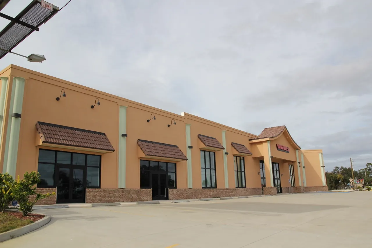Newly constructed multi-tenant retail building along Hwy 17 on Saint Simons Island, GA